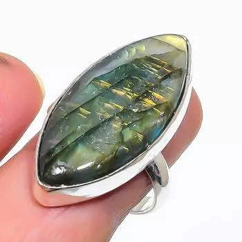 Кольцо из серебра 925 пробы с натуральным лабрадоритом, размер 8,5 D5s75