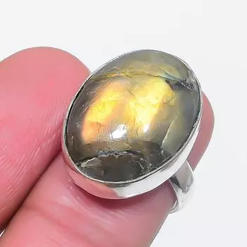 Кольцо из серебра 925 пробы с натуральным лабрадоритом, размер 7 B3t86