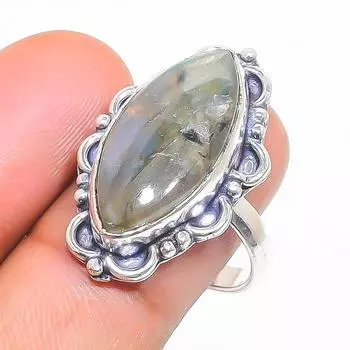 Кольцо из серебра 925 пробы с натуральным лабрадоритом, размер 7 O0d37
