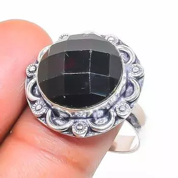 Кольцо из серебра 925 пробы с натуральным мозамбикским гранатом, размер 9 v2o50