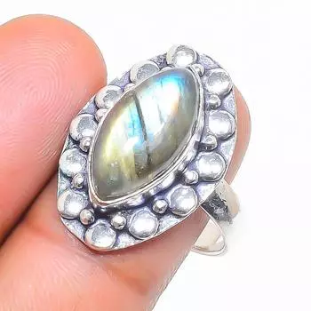 Кольцо из серебра 925 пробы с натуральным лабрадоритом, размер 8 U7G52