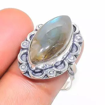 Кольцо из серебра 925 пробы с натуральным лабрадоритом, размер 7 i9S79