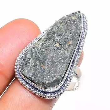 Кольцо из серебра 925 пробы с натуральным черным турмалином, размер 9 F9T80