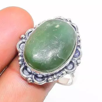 Кольцо из серебра 925 пробы с натуральным нефритом, размер 10, b6v28