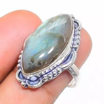 Кольцо из серебра 925 пробы с натуральным лабрадоритом, размер 6 B8i37