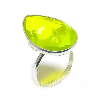 Кольцо из серебра 925 пробы с драгоценным камнем перидот, размер 8 A5F06