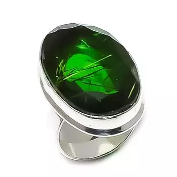 Кольцо из серебра 925 пробы с натуральным хромдиопсидом, размер 8, n9J39