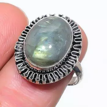 Кольцо из серебра 925 пробы с натуральным лабрадоритом, размер 7,5 b4r91