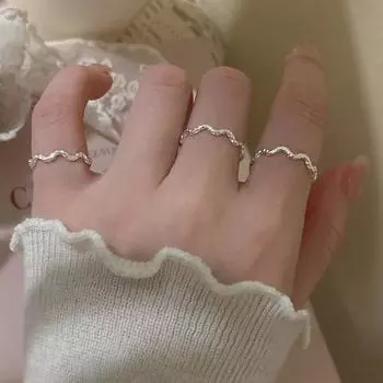 Кольцо из стерлингового серебра 925 пробы с плиссированной текстурой и волнистым кольцом. Текстурное кольцо. Одинарное складное складное универсальное женское кольцо «Изысканная грация». Opening is adjustable серебряный