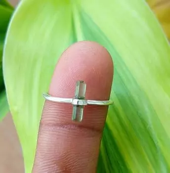 Кольцо из стерлингового серебра 925 пробы с натуральным зеленым турмалином, размер 6,75, США, Рождество 6.75 US