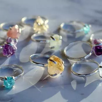 Кольцо из стерлингового серебра с необработанным аметистом, кольцо с камнем февраля, кольцо с необработанным аметистом, кольцо с необработанным камнем в стиле «коготь» Free Size 5 Pcs синий