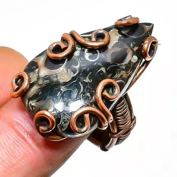 Кольцо-оберег из медной проволоки ручной работы с драгоценными камнями Turritella Fossil, размер 8