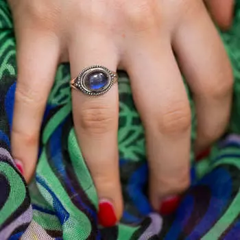 Кольцо ручной работы из цельного серебра 925 пробы с драгоценным камнем лабрадоритом, эффектное женское кольцо, подарок для нее. синий