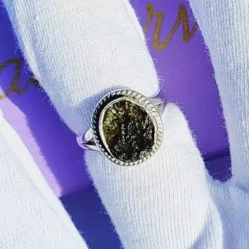 Кольцо ручной работы из цельного серебра 925 пробы с драгоценным камнем молдавит, эффектное женское кольцо, подарок для нее. зелёный
