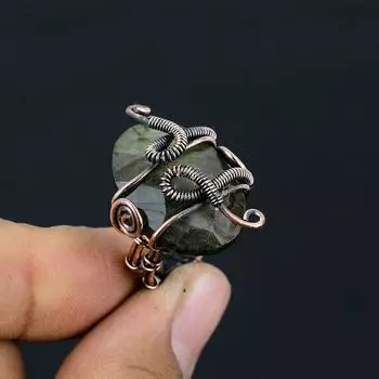 Кольцо ручной работы из медной проволоки с натуральным лабрадоритом, размер 4,5 s1a02