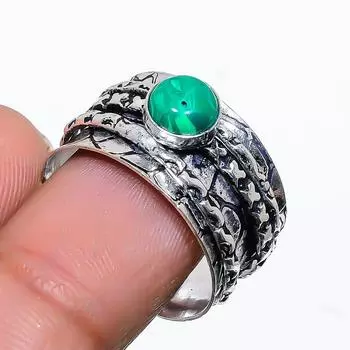 Кольцо ручной работы из стерлингового серебра 925 пробы с натуральным малахитом, размер 7,5 T6K72