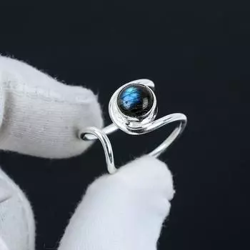Кольцо ручной работы с драгоценным камнем лабрадорит, дизайнерское кольцо, серебряные украшения, подарок для нее, кольцо с безелем, эффектное кольцо, серебро 925 пробы 6
