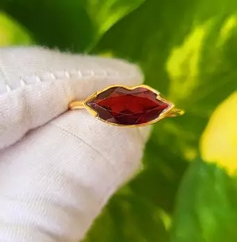 Кольцо ручной работы с драгоценными камнями из серебра 925 пробы «Garnet Lips», размер 7 (США), подарочное кольцо 7 US