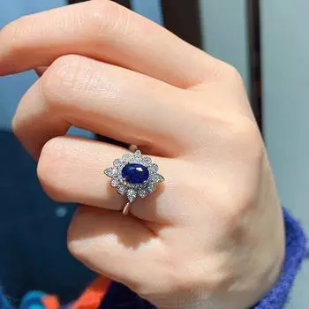 Кольцо с цирконием, позолоченное кольцо с микроинкрустацией, кольцо с синим корундом, женская бижутерия. Dan shape 5X7