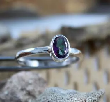 Кольцо с драгоценным камнем Mystic Topaz, кольцо из стерлингового серебра 925 пробы, женское кольцо, кольцо с безелем, штабелируемое кольцо, подарок на день рождения, твердое кольцо 5