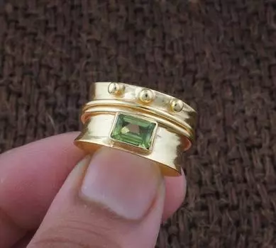 Кольцо с драгоценным камнем перидот, кольцо из желтого золота, кольцо ручной работы, кольцо унисекс, кольцо в стиле бохо, эффектное кольцо, серебро 925 пробы 6