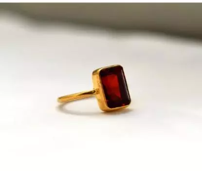 Кольцо с гранатовым камнем, кольцо из желтого золота, ювелирные изделия ручной работы, эффектное кольцо, кольцо с камнем по дате рождения, серебро 925 пробы 6