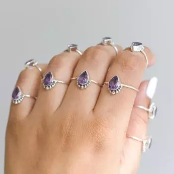 Кольцо с инициальным камнем • Кольцо с буквой от Sunrise • Кольцо для матери • Подарки на день рождения • Подарки подружкам невесты Free Size (5 Pcs ) фиолетовый