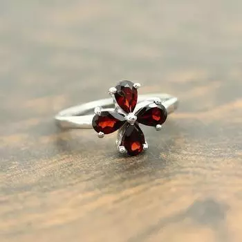 Кольцо с красным гранатом и драгоценным камнем Стерлингового серебра 925 пробы Твердый красный камень Модные массивные кольца для женщин Идея подарка Ювелирные изделия с драгоценными камнями 4,65 г приблизительно 5 красный