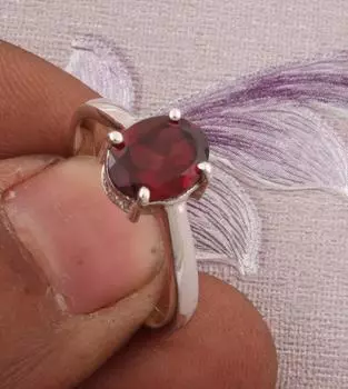 Кольцо с красным гранатом и драгоценным камнем Твердый камень Стерлингового серебра 925 пробы Кольцо с красным камнем для женщин Идея подарка Ювелирные изделия с драгоценными камнями 3,95 г приблизительно 5