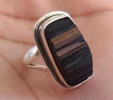 Кольцо с натуральным черным турмалином, серебро 925 пробы, ювелирные изделия ручной работы, кольцо для женщин, подарок с турмалином для нее, кольцо с камнем 4.5