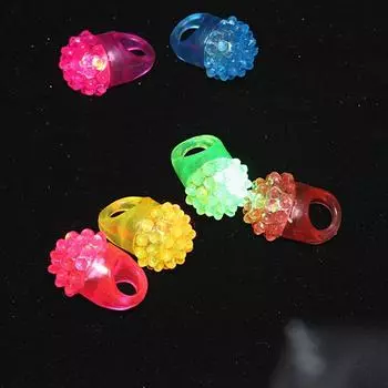 Кольцо с неровностями, светящиеся кольца, белое светодиодное кольцо, клубничное мигающее кольцо на палец, резиновое светящееся кольцо разноцветный