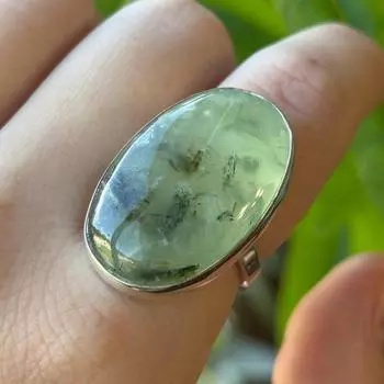 Кольцо с пренитом, серебряное кольцо с пренитом, серебряное кольцо с зеленым камнем Us-4 зелёный
