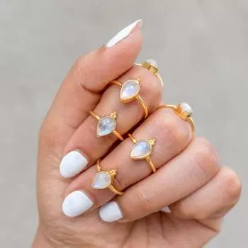 Кольцо с радужным лунным камнем, кольцо из желтого золота, кольцо с камнем из стерлингового серебра 925 пробы, кольцо с безелем, богемное кольцо, кольцо для праздничной одежды, кольцо с безелем 5