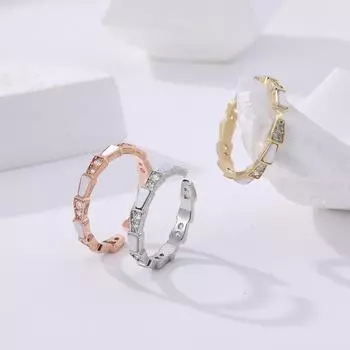 Кольцо Snake Kost из белого перламутра и циркония — элегантные роскошные украшения для женщин