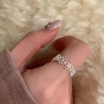 Кольцо Sweet And Cool Wind Empty Flower Opening Ring для женщин, нишевый дизайн, чувство легкости, роскошь, элегантность, высокий темперамент