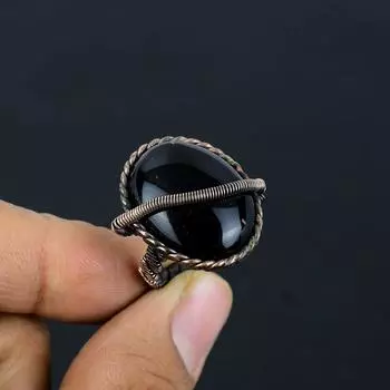 Кольцо ювелирных изделий черной драгоценной камня оникса обернутое медной проволокой Хандмаде для подарка 4 чёрный