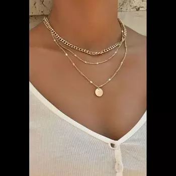 Колье с пайетками золотого цвета