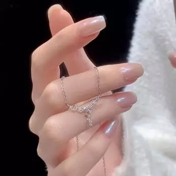 Колье со звездой и бриллиантовым вырезом