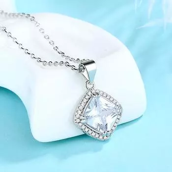 Колье Женская цепочка на ключицу с микрошипами, бриллиантами и цирконом