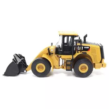Колесный погрузчик DIECAST MASTERS Caterpillar CAT 950M, готовый продукт DM84646CS 1/64