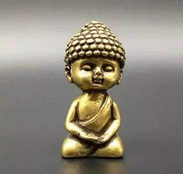 Коллекционные китайские латунные резные изысканные маленькие статуэтки маленького монаха-послушника