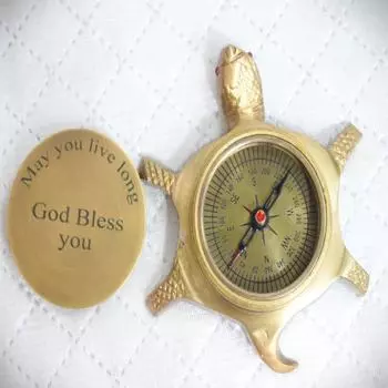 Компас из латуни с гравировкой в виде черепахи – старинный навигационный инструмент, 5 см как