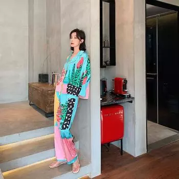 Комплект атласной пижамы Весна-Лето Домашняя одежда Рубашка и брюки Женская принтованная ночная рубашка Свободная повседневная пижама из ледяного шелка M