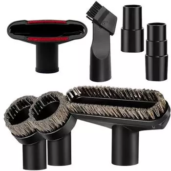 Комплект бытовых пылесосов, включающий щетки с мягкой щетиной и щелевую насадку