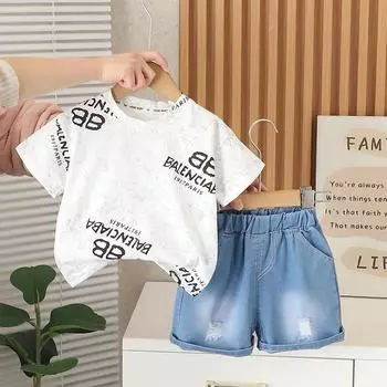 Комплект для мальчиков, детский топ с круглым вырезом и принтом, летние джинсы с короткими рукавами и надписью, комплект из двух предметов S белый
