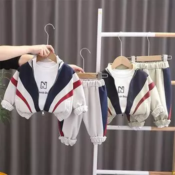 Комплект для мальчиков от 0 до 5 лет Детская повседневная куртка с длинными рукавами Топ с круглым вырезом и надписью Повседневные брюки Модный комплект из трех предметов Для мальчиков S серый