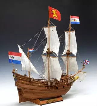Комплект для сборки модели деревянного парусника Woody Joe Half Moon 1/40