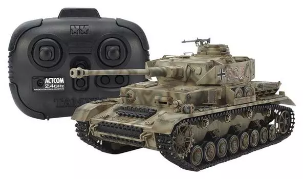 Комплект для сборки немецкого танка Panzer IV J Type с радиоуправляемым танком TAMIYA 1/35 № 18
