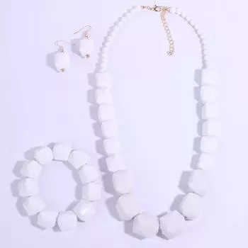 Комплект из акриловых сережек и ожерелья белый