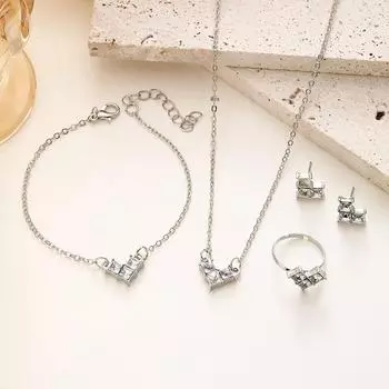 Комплект из колье, браслета, серег и кольца с бриллиантами в форме V-образного сердца — элегантная и модная коллекция из 4 предметов 4-piece set CK0657